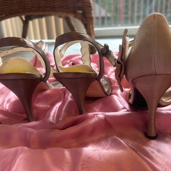 Dressy shoes -3 pairs size 7. Gold Bronze Silver - Picture 11 of 13